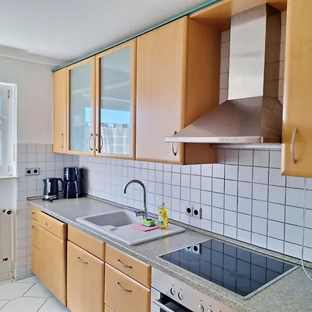 아파트 Cozy Near Frankfurt *