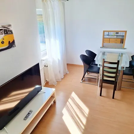 Cozy Near Frankfurt 아파트 Niederdorfelden
